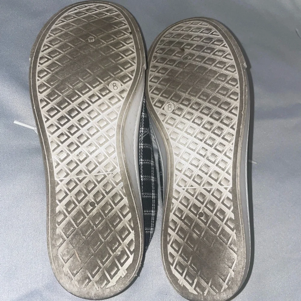 Plaid converse style sneakers - Picture 6 of 7